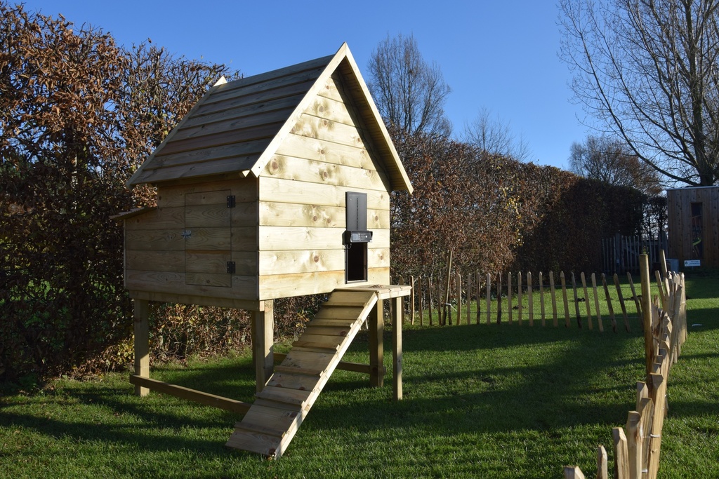 [5800*] POULAILLER RUSTIQUE