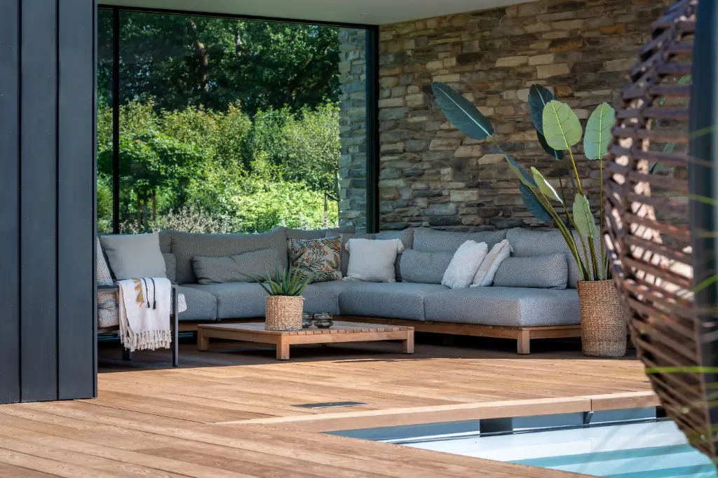 [D300*] MILLBOARD TERRASSEN